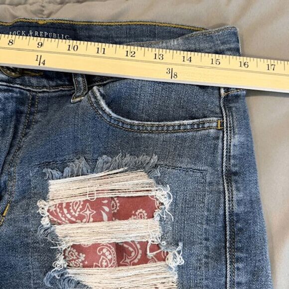 Rock & Republic Hula Denim Shorts Distressed Bandana Print Size 12 - Picture 11 of 13